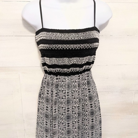 Trixxi Black/White Tube Top Maxi Dress Size S - Picture 4 of 4